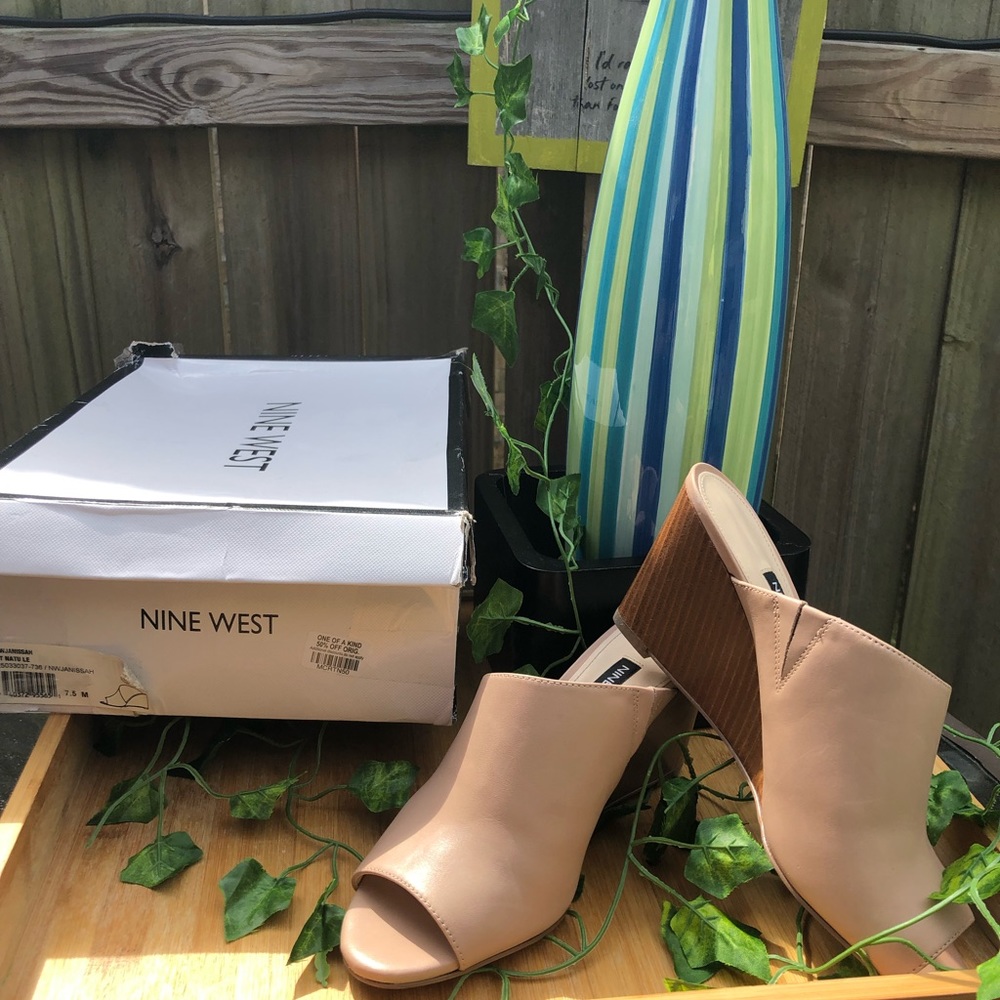 Nine West Janissah Open Toe Mules 7.5 M / Natural